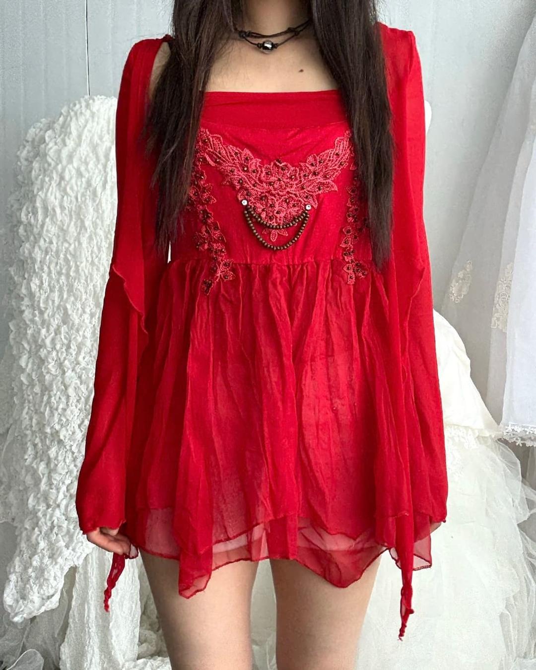 Red oriental sleeveless | 후루츠패밀리