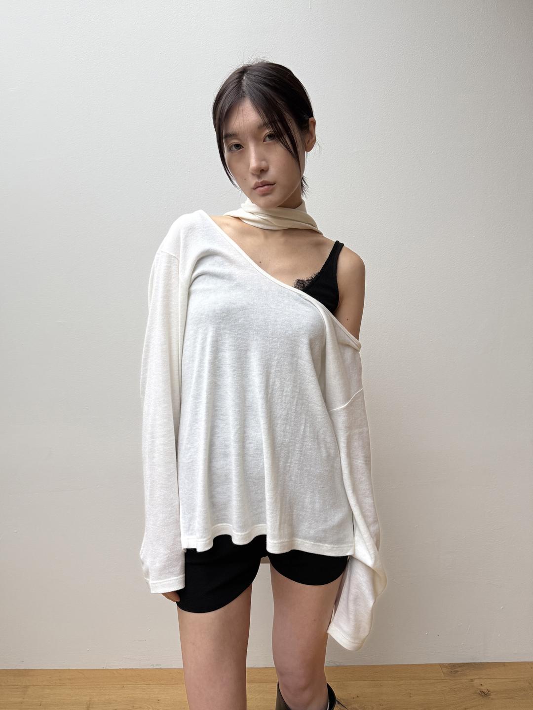 Angora deep neck tee (ivory)
