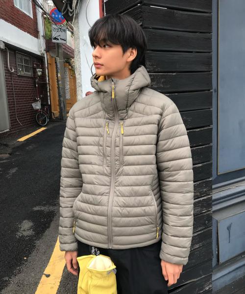 에센셜 후디드 라이트 패딩 자켓 [그레이쉬 카키]