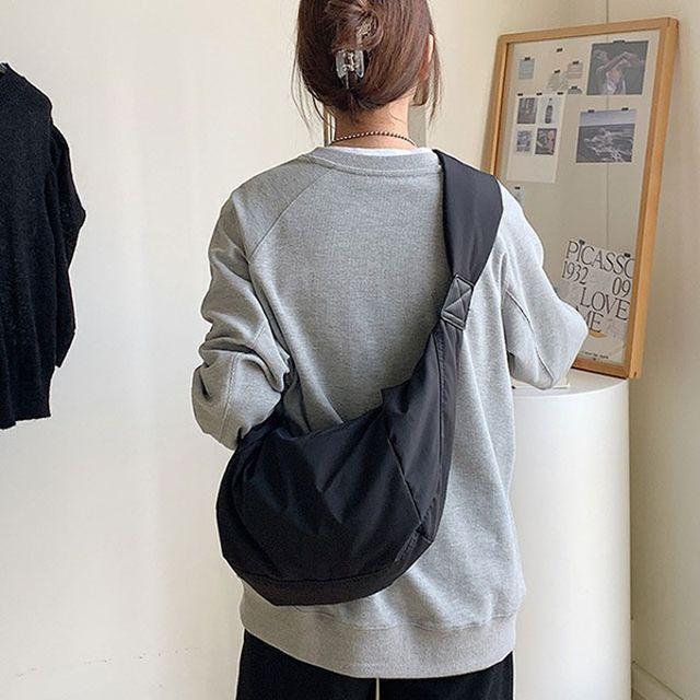 포스트 크로스백 힙색 슬링백 메신저백 나일론 가방