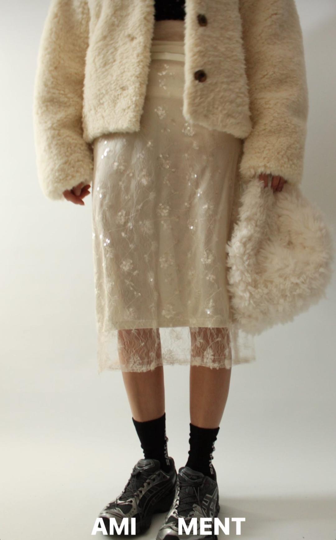 amiment 아미먼트 퓨어 레이어드 스커트 레이스 새틴 글로시 안감 플라워