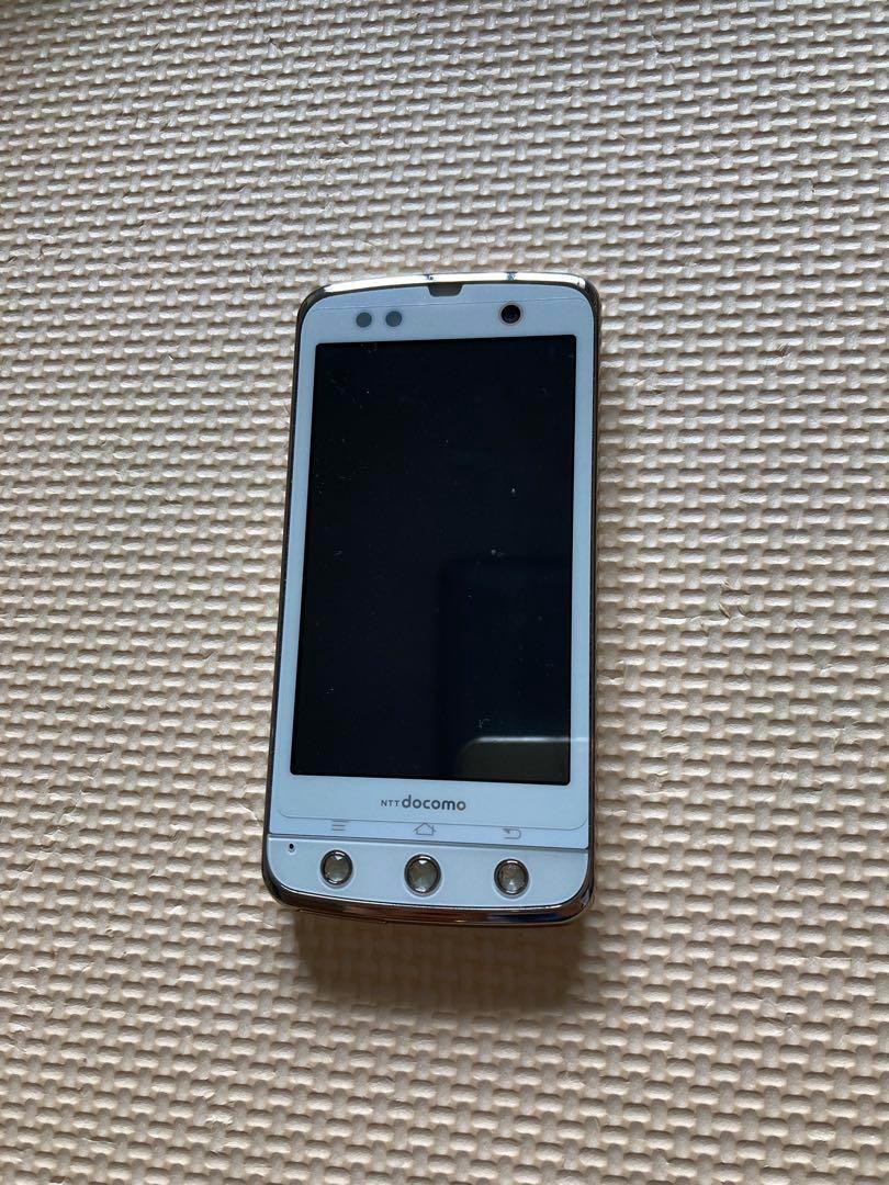 docomo ARROWS Kiss F-03D スマートフォン