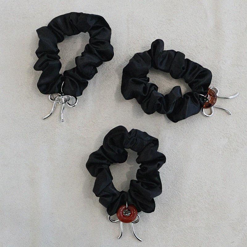 charm ribbon scrunchy