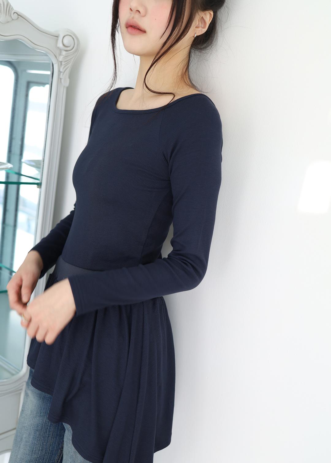 titi flare tee (navy)