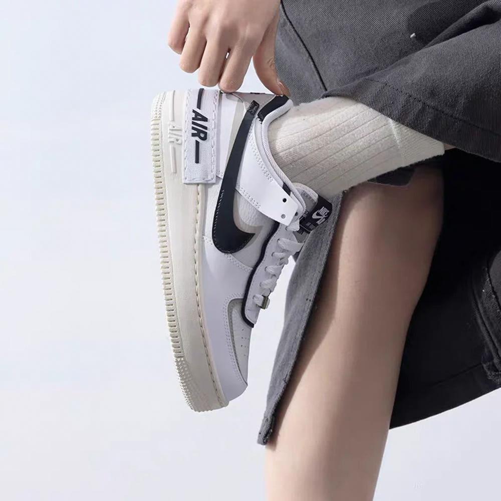 나이키 에어포스 1 쉐도우 화이트 컬리지 그레이 여자 키높이스니커즈 굽높은운동화