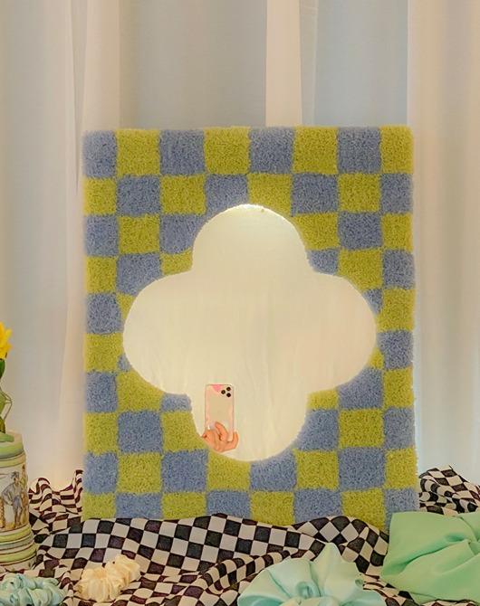 Flower Checker mirror 02