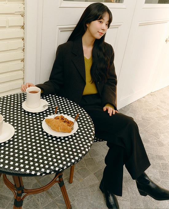 메리어라운드 [서은수PICK][🔴라이브][ofm] 데일리 세미 크롭 브이넥 니트 (knit)