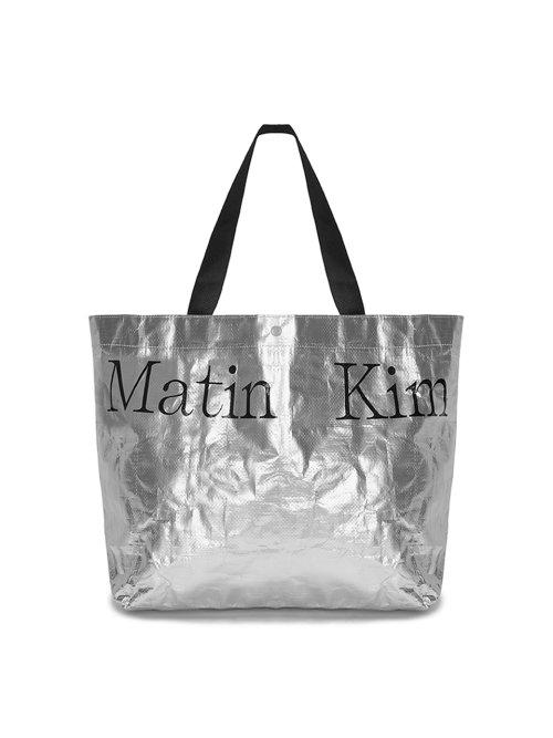 마뗑킴(MATIN KIM)  MATIN TARPAULIN SHOPPER BAG IN SILVER - 사이즈 & 후기 | 무신사