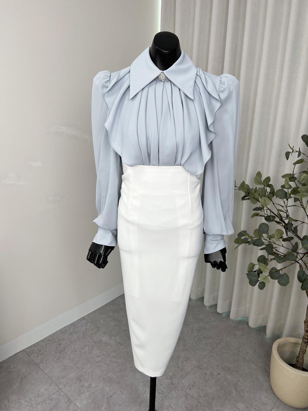 비바 큐빅브롯지 카라프릴 훌쉬폰 봄블라우스 25S