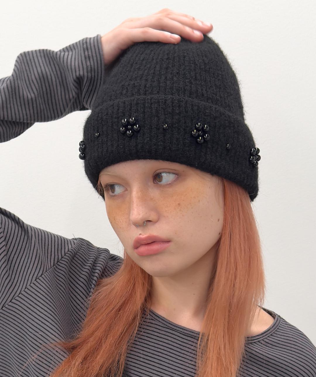 Beaded Petal Beanie [Black]