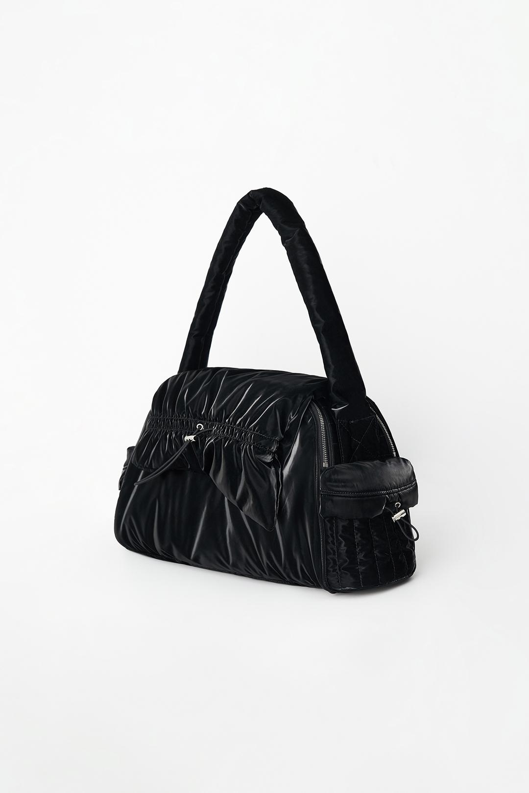 SHIRRING SHOULDER PADDED BAG BLACK