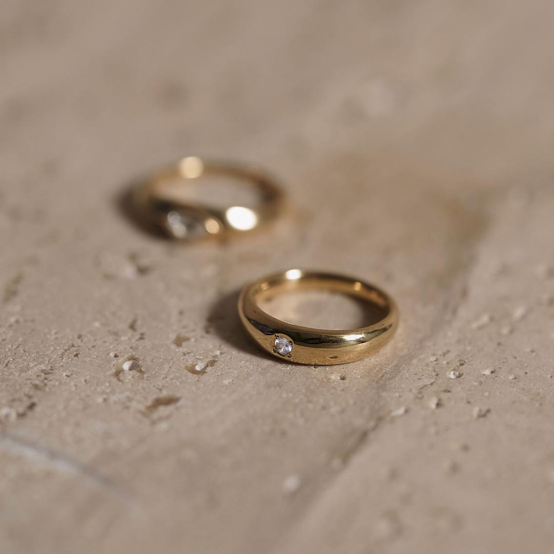 14k white sapphire dome ring