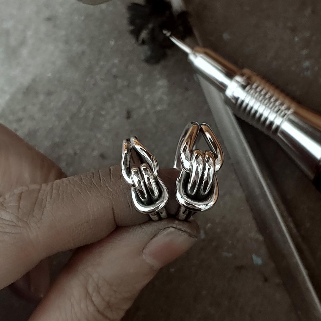 two string knot silverring