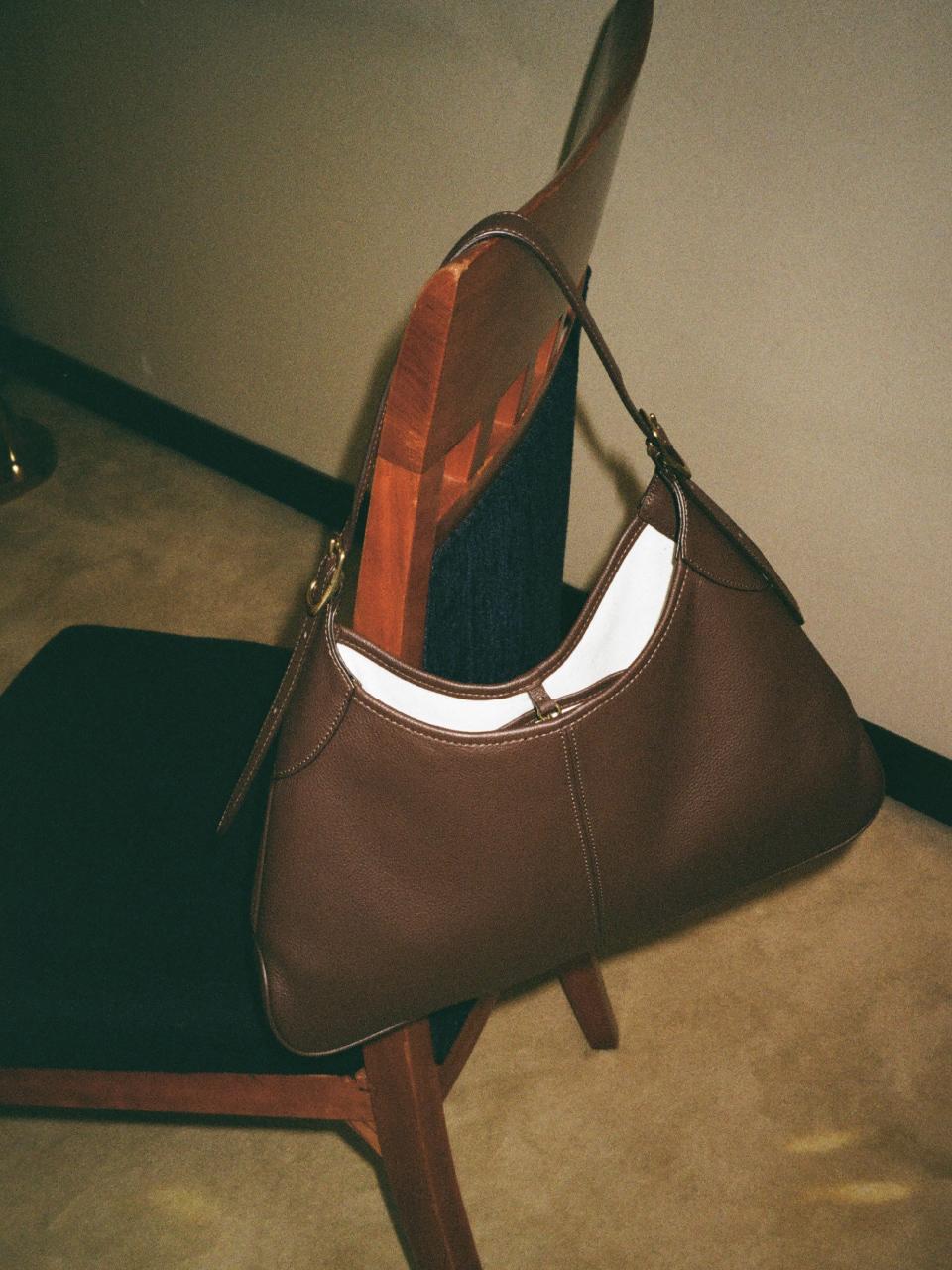 RENÉE HOBO BAG LARGE_CHOCO