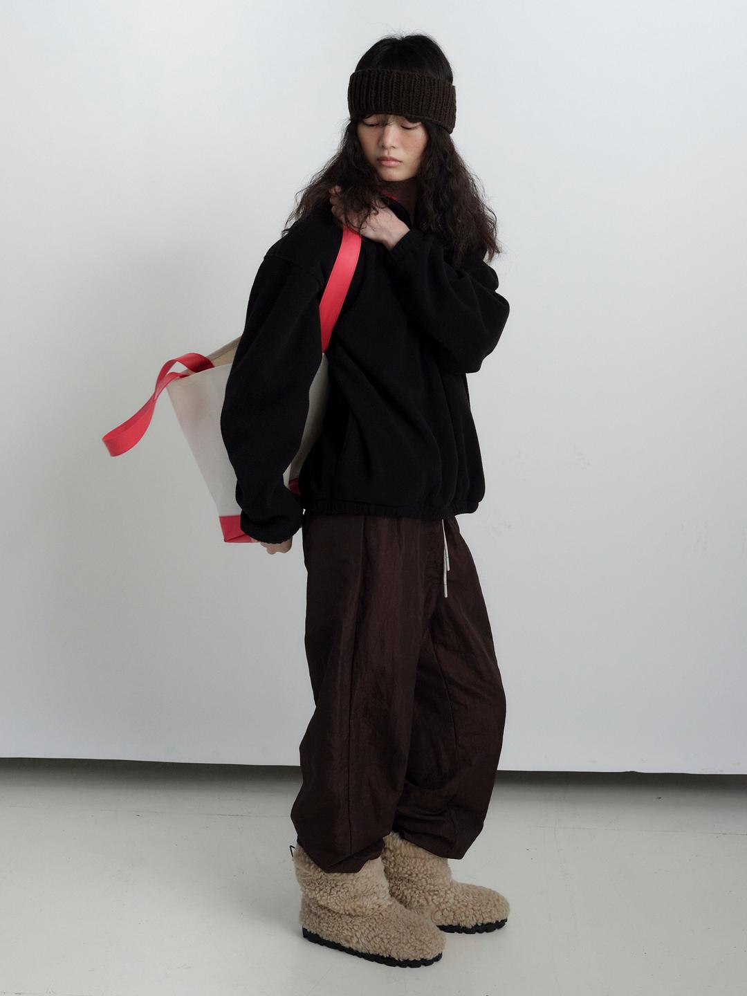 FLUFFY NYLON PANTS IN BROWN [1.13 순차 발송]