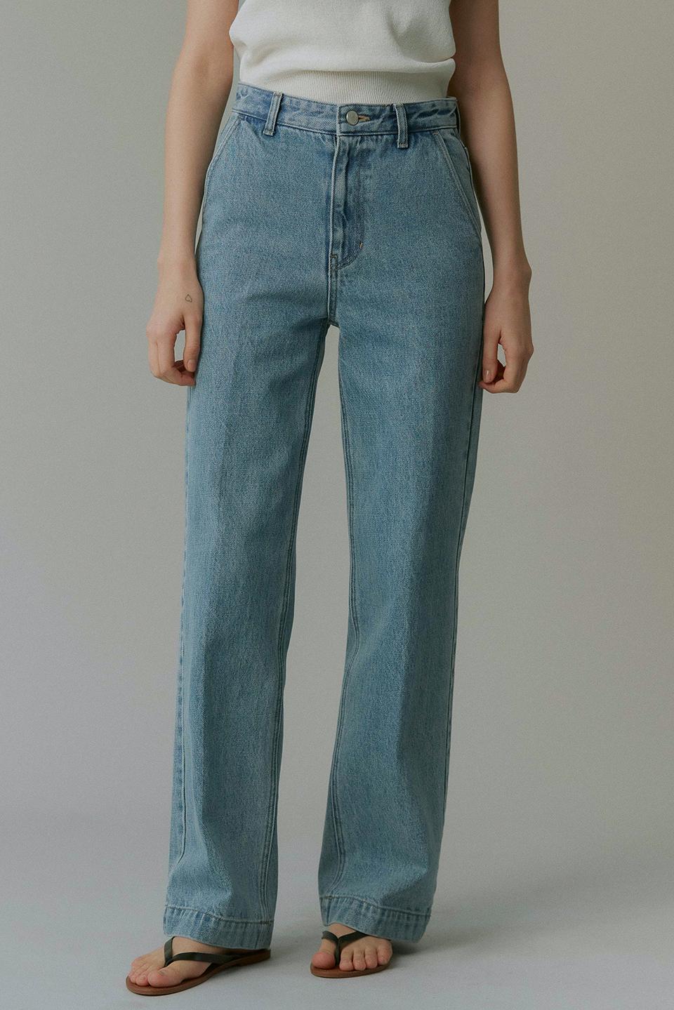 boot cut jeans (light blue)