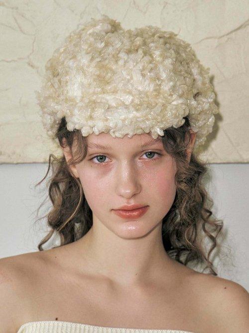 포에지담(POESIEDAME)  CURLY EARFLAP HAT IN BEIGE - 사이즈 & 후기 | 무신사