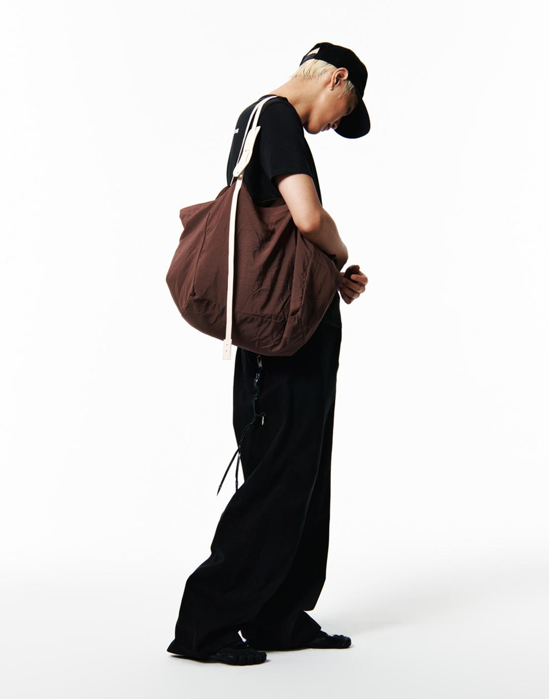 EP.7 Synopsis 02 Bag (Brown)