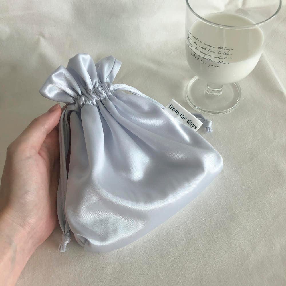 [from the days] 8컬러 글로시 새틴 미니 파우치 복조리 스트링 파우치