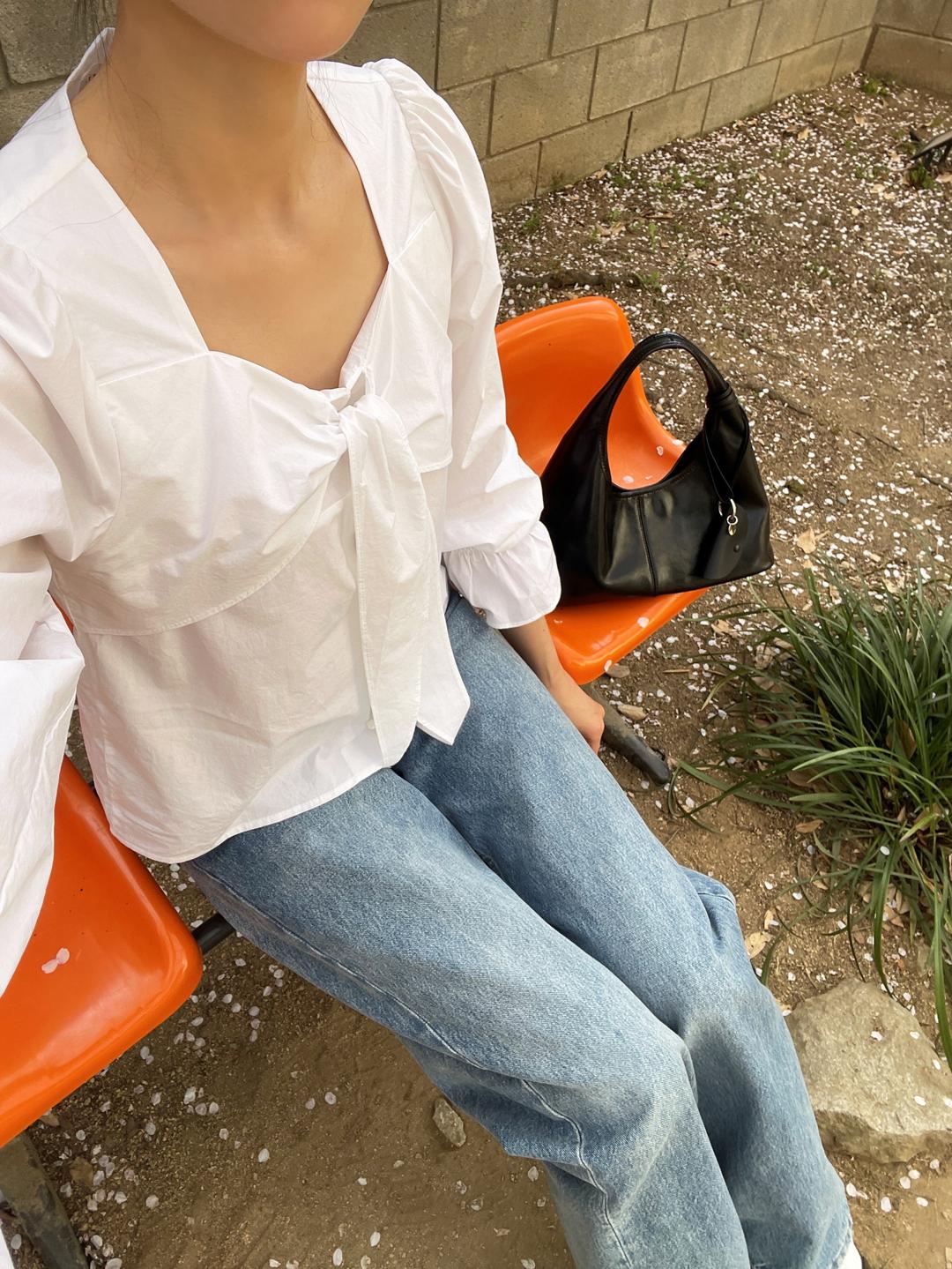 리본 셔링 블라우스 [2color]