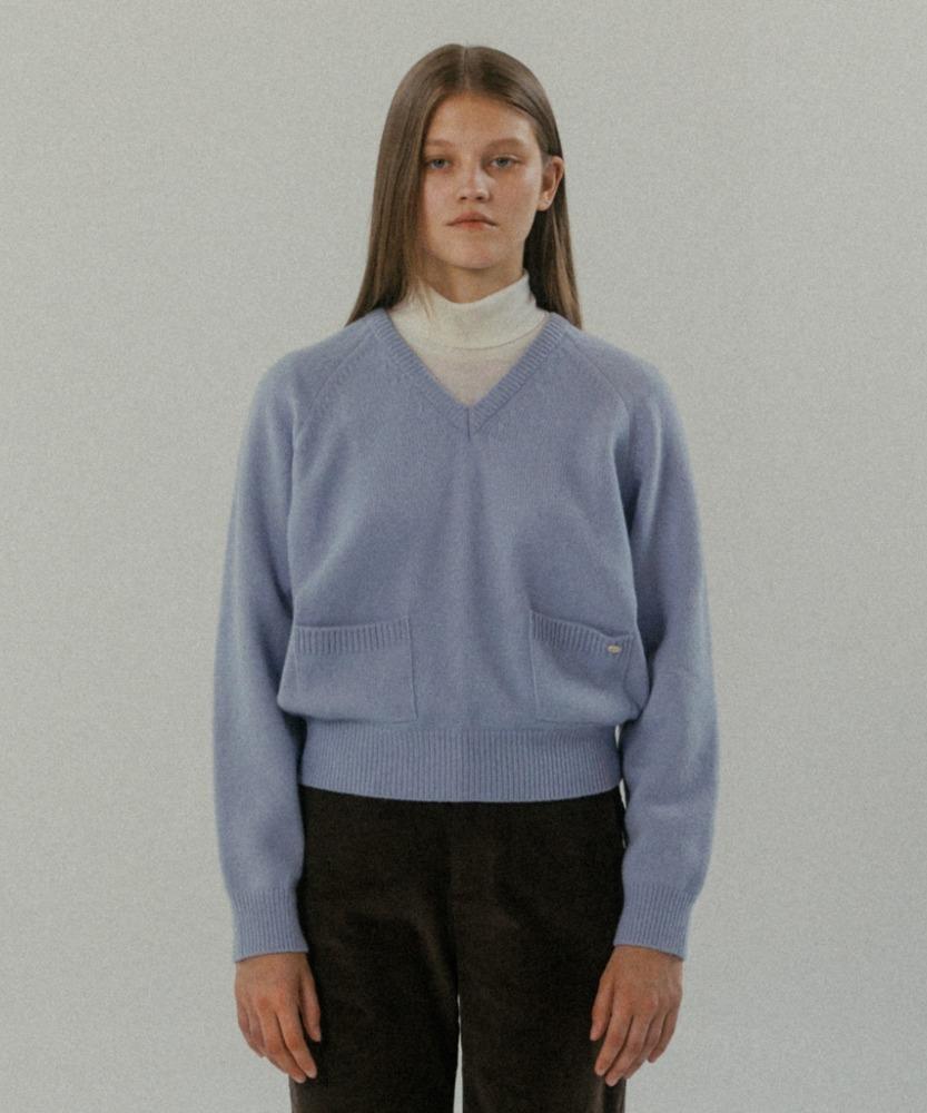 [안유진 착용] WOOL V-NECK KNIT PULLOVER BLUE