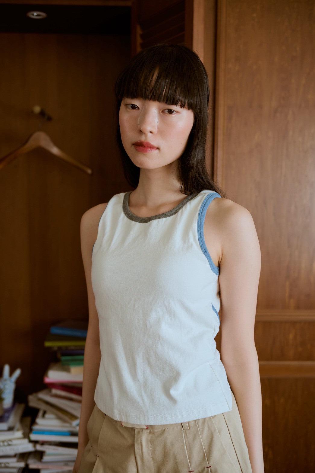 등의 상실감과 리본 묶음 탱크  - 화이트 / F