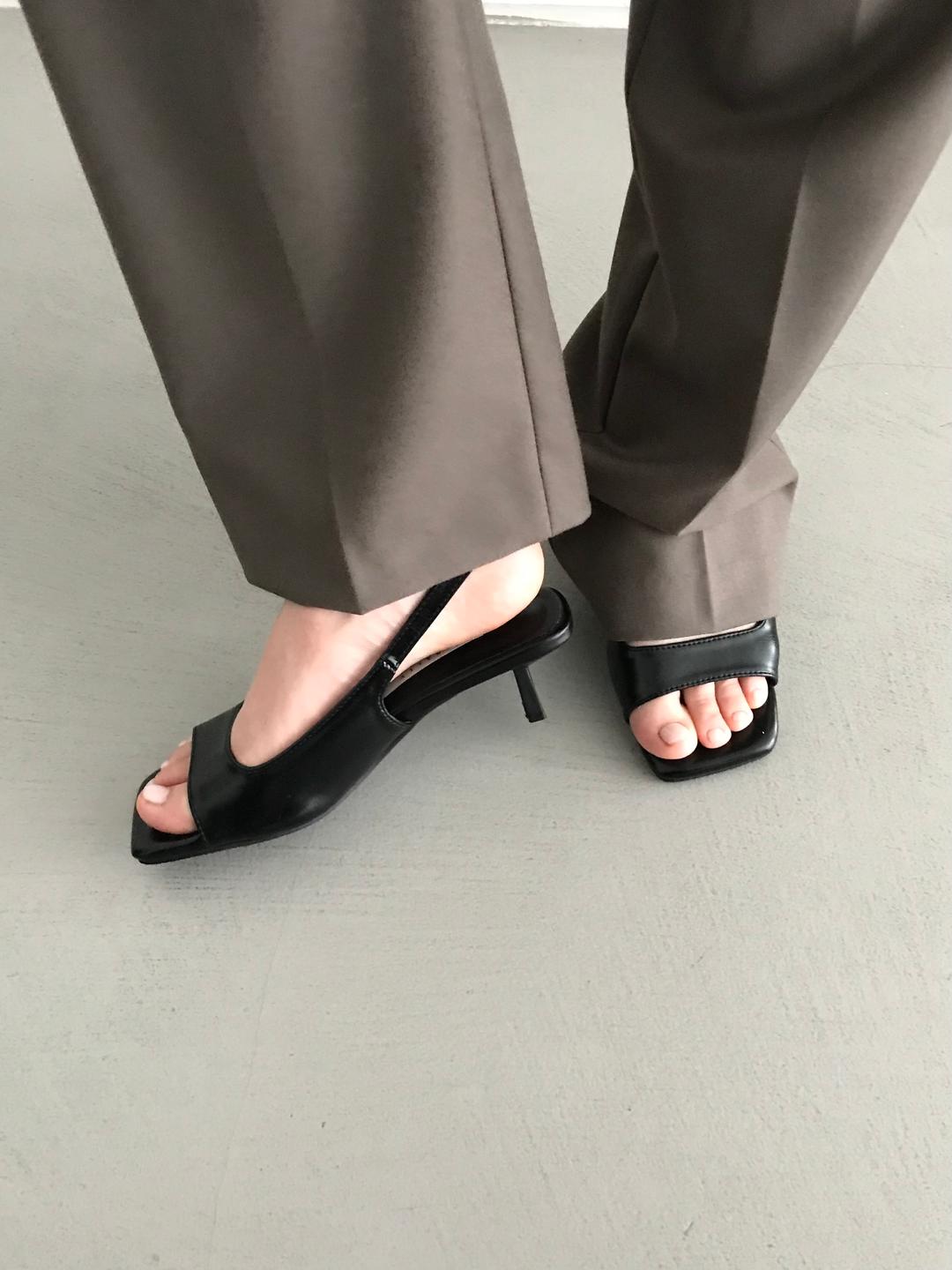 스퀘어 오픈 토 슬링백