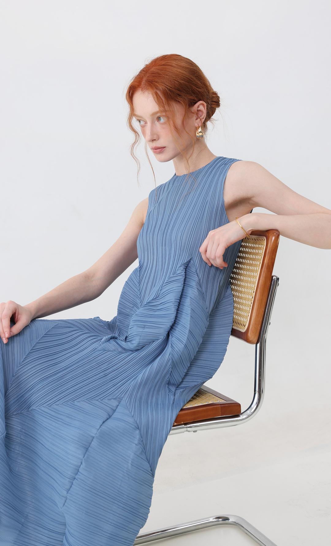 allu volume sleeveless pleats dress_blue