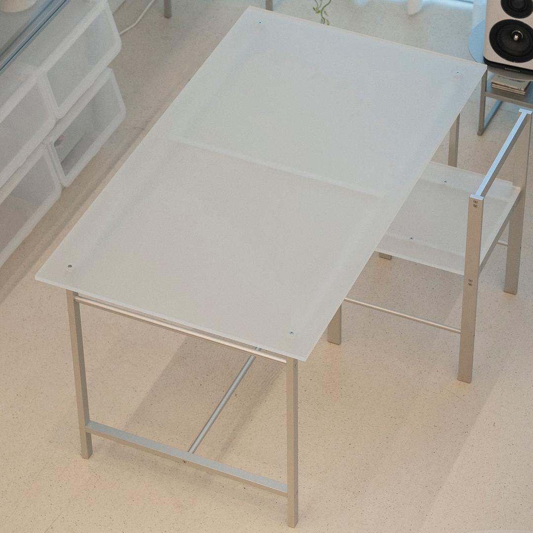 AC14 Table (aluminium + acrylic)
