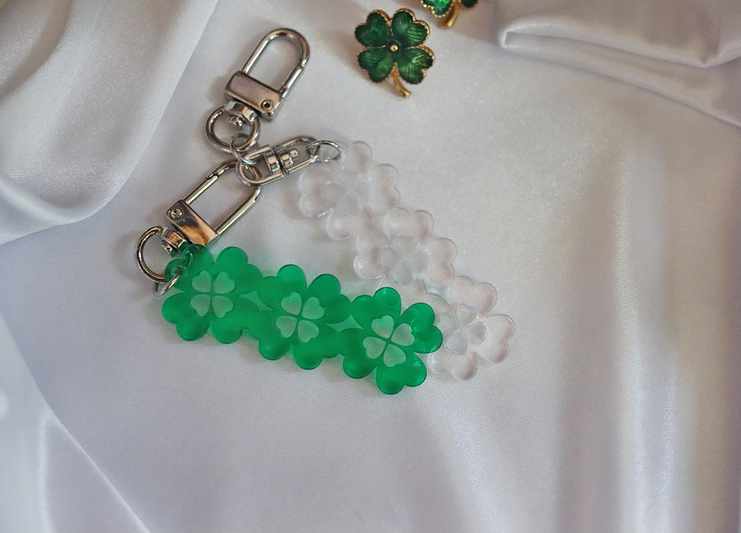 LOVE - LUCK ! 키링 (투명)