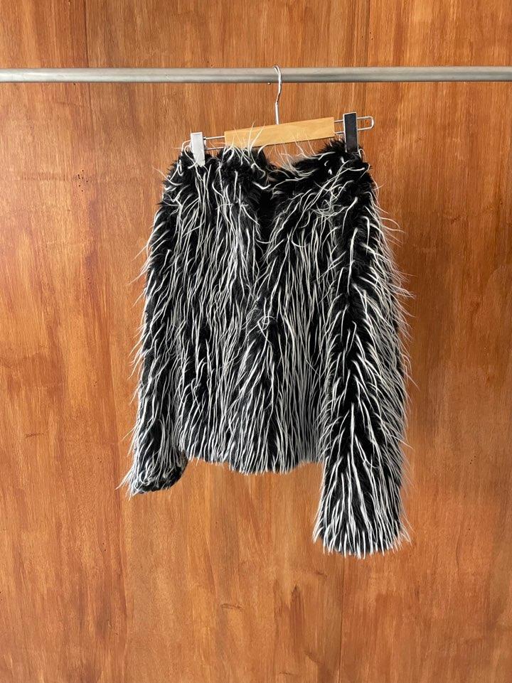 Long hair faux fur hoodie jacket