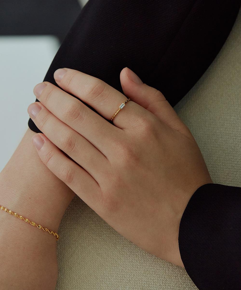 스퀘어 크리스탈 포인트 반지 (실버925)