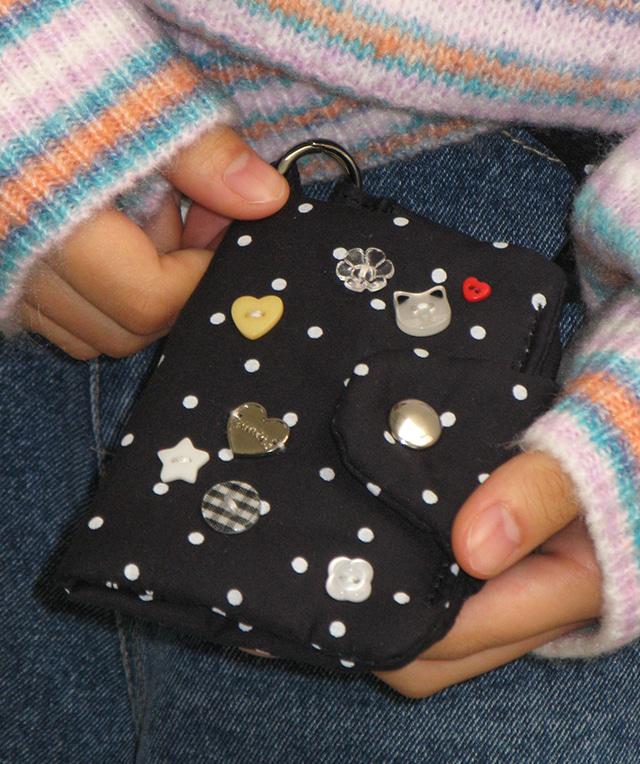MULTI BUTTON CARD WALLET BLACK DOT