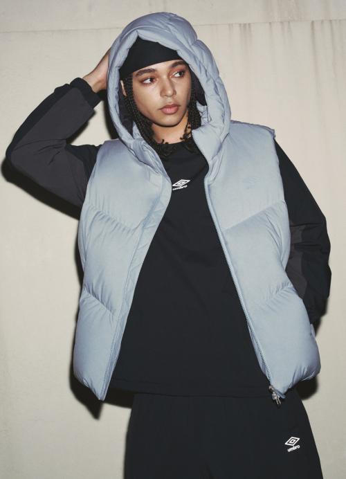 액티브 플라이트 후드 다운 베스트 라이트 그레이 UQ421SDVO1