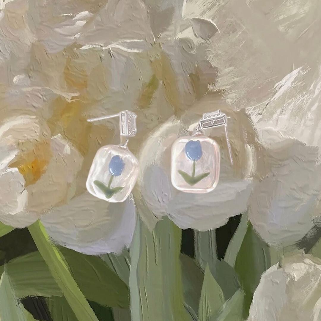Blue Tulip Pearl Earrings