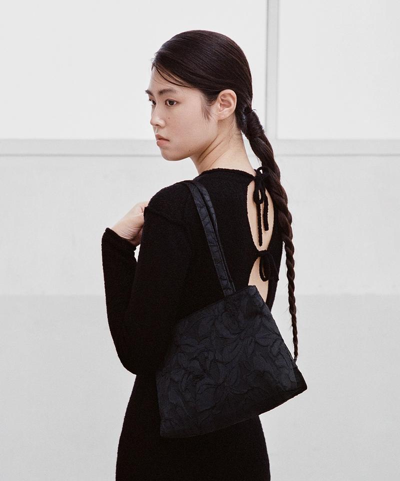 taeseoul - tae jacquard shoulder bag (black)