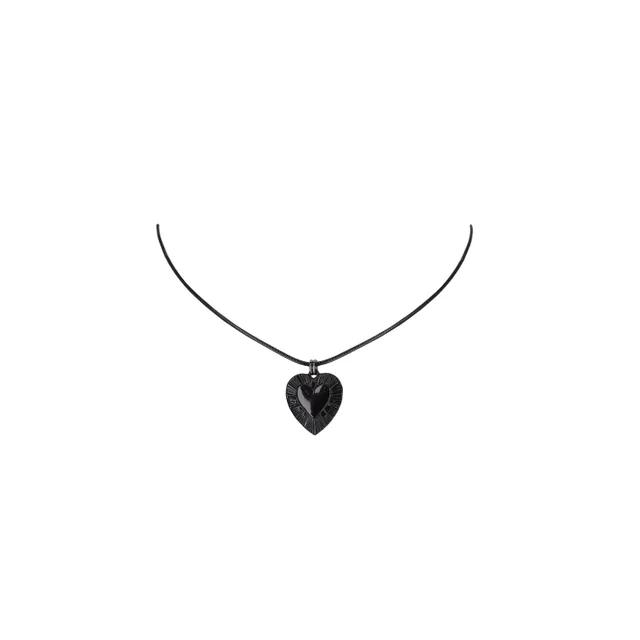Black heart necklace