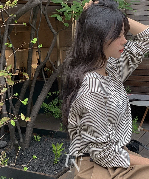 [UNIVE] 스탠 스트라이프 여리오버핏 단가라 긴팔 티셔츠  - 4color