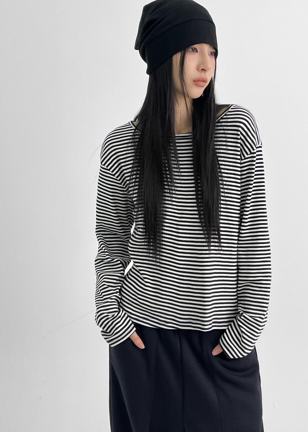 블랙업 라튤 스트라이프 유넥 긴팔티