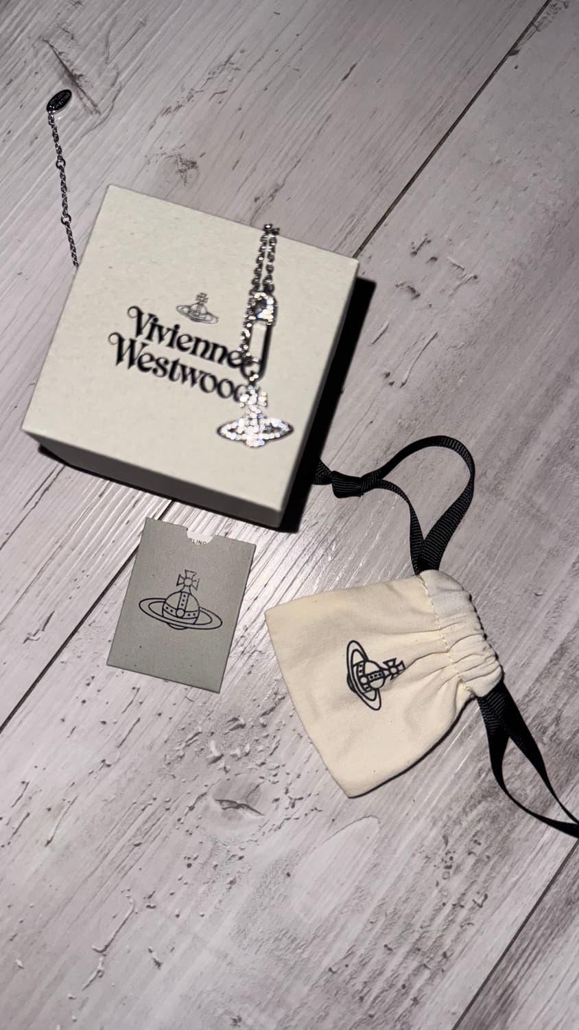 비비안웨스트우드 루크리스 목걸이 판매 | 후루츠패밀리