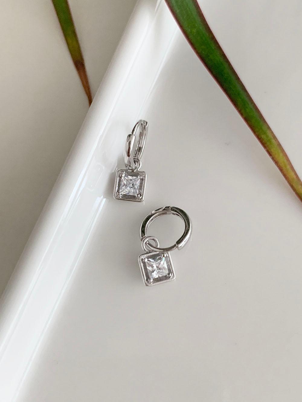 바넷 사각 큐빅 원터치 귀걸이 [참 분리]