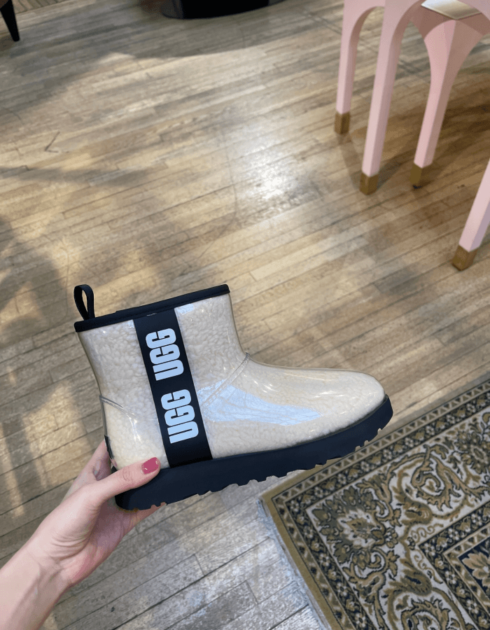 어그 클래식 클리어 미니 부츠 내추럴 블랙 1113190