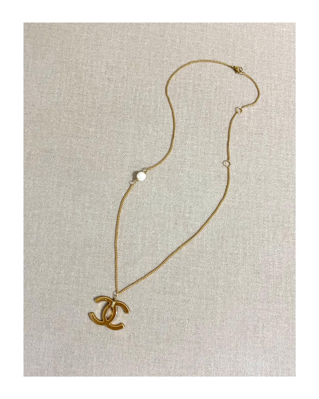 CHANEL hanger CC pearl necklace no.12