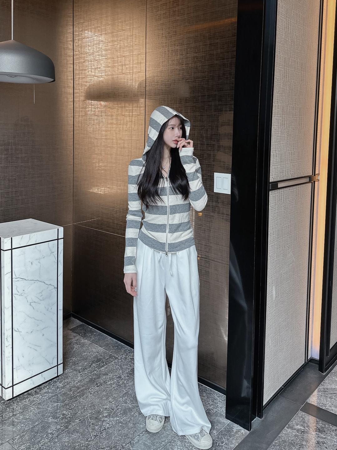 시밀러룩♡ 허니 스트라이프 여리 후드 집업  (뼈마름핏!!!/2color)