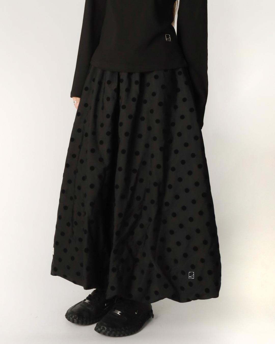 [예약발송] 도트 클라우디 스커트 - BLACK