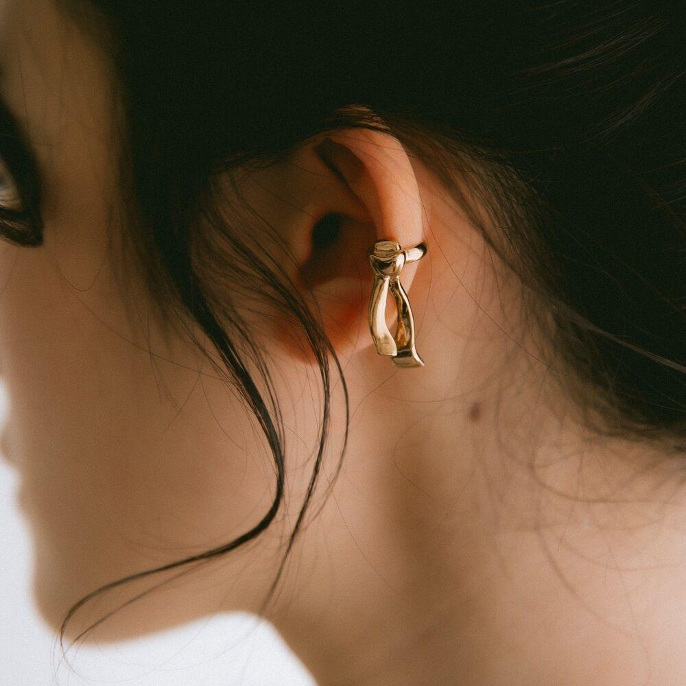 [tomar] Strap ear-cuff