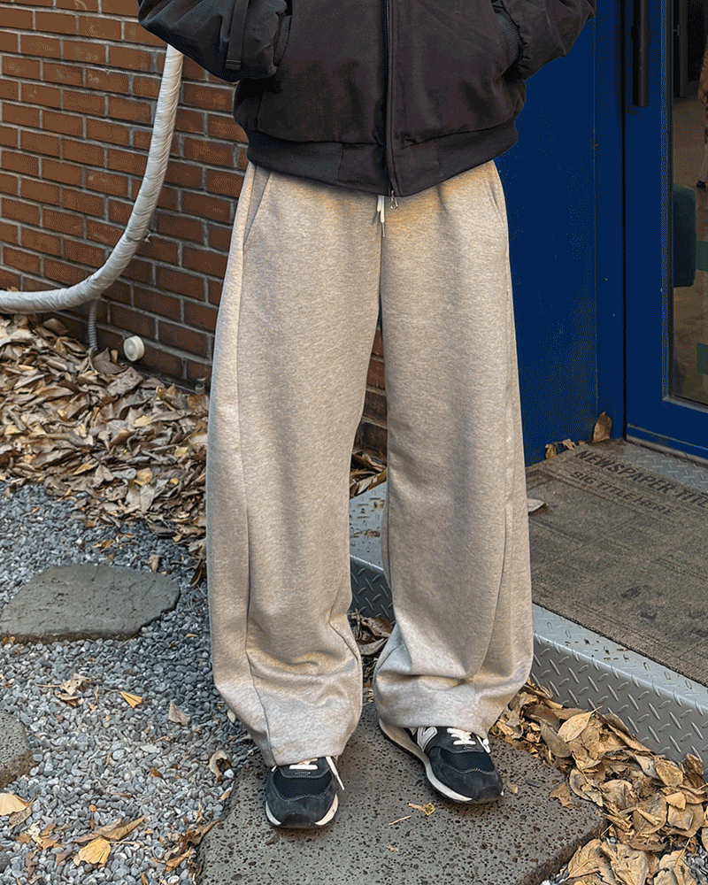 [오늘출발] 도흐 커브드 사이드턱 스웻팬츠 (누적 1700장)