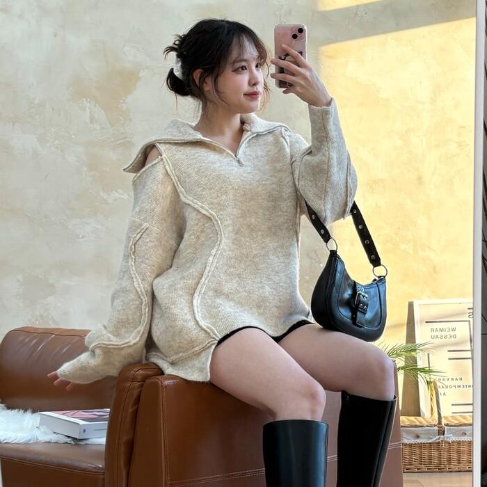 [상비추천/~77] 크러쉬 루즈핏 오프숄더 니트