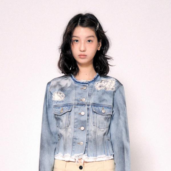 24 dirty crop denim jacket
