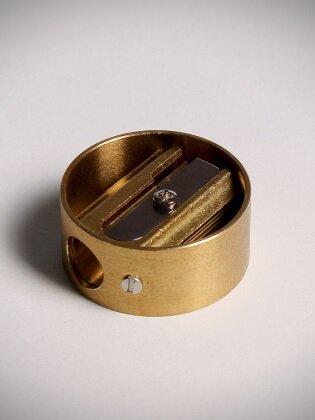 독일 휴대용 원형 황동 연필깎이 + 파우치 + 날 3개